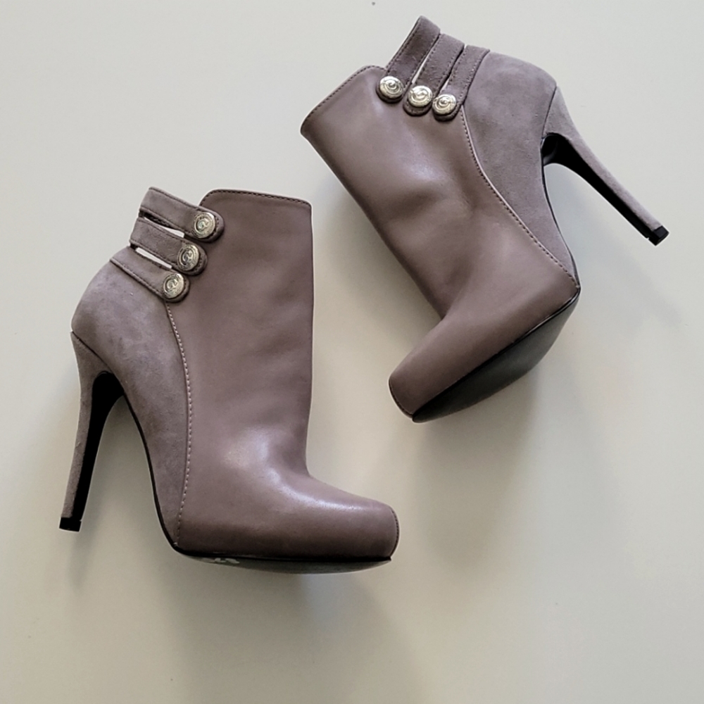 NWOT- Guess Leather & Suede Booties